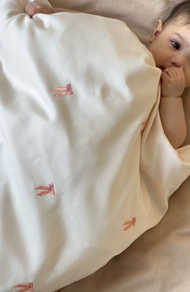 Embroidered Baby Bedding - Bows