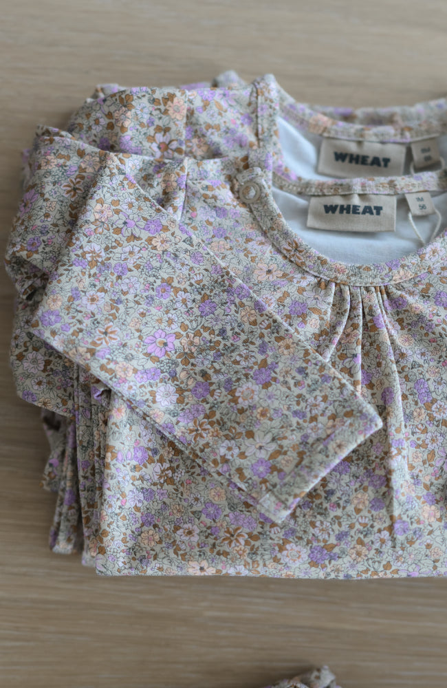 Body L/S Liv - Lilac Flower Meadow