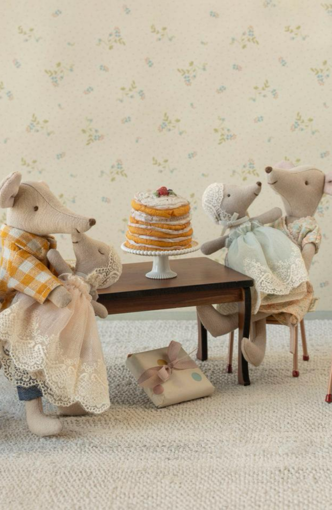 Party Cake & Stand Mouse - Off White