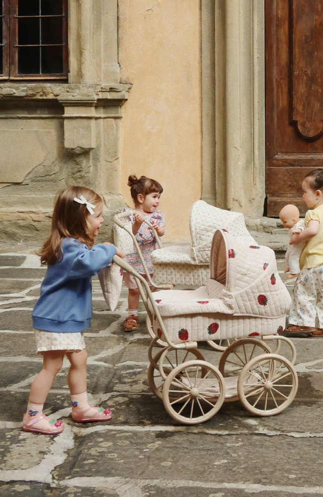Minnie Tulle Doll Pram - Strawberry