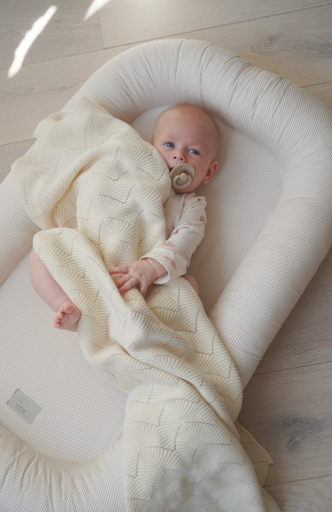 Scallop Knit Throw - Natural