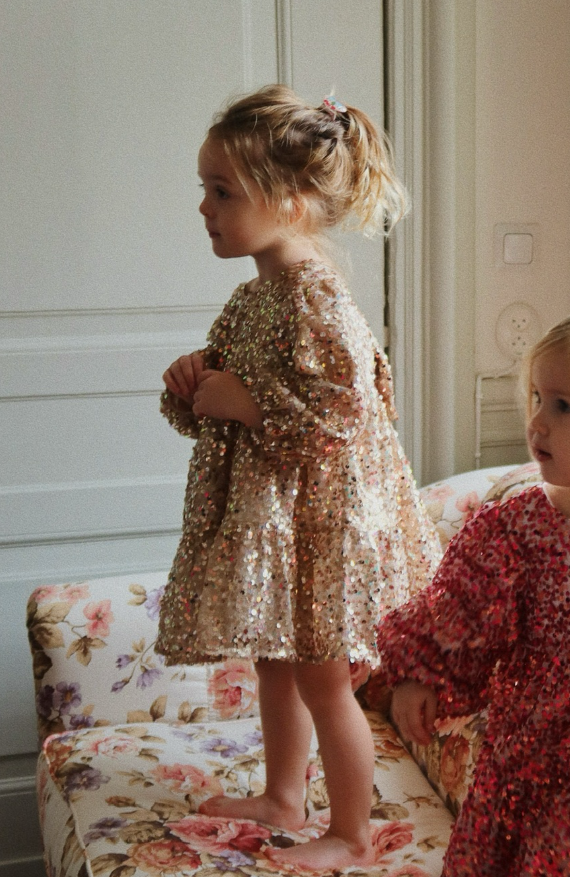Lila Sequins Bow Dress - Gold Glitter