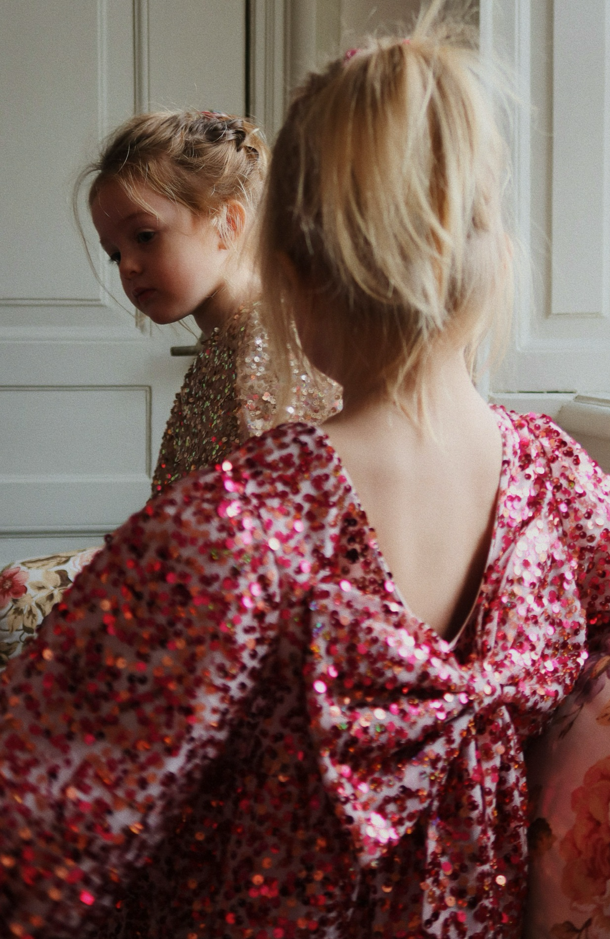 Lila Sequins Bow Dress - Sparkling Sangria