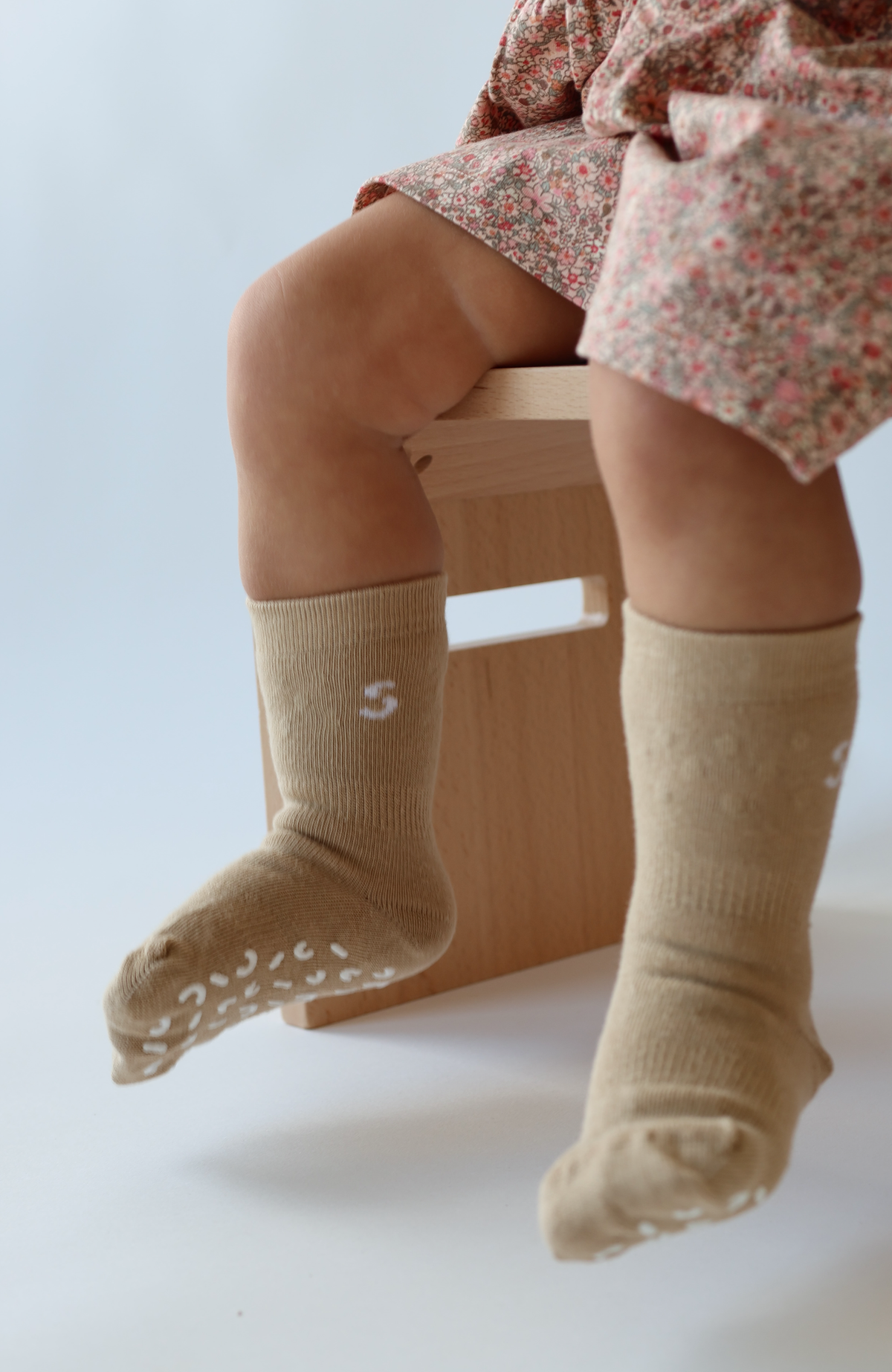 Stuckies Socks - Sand