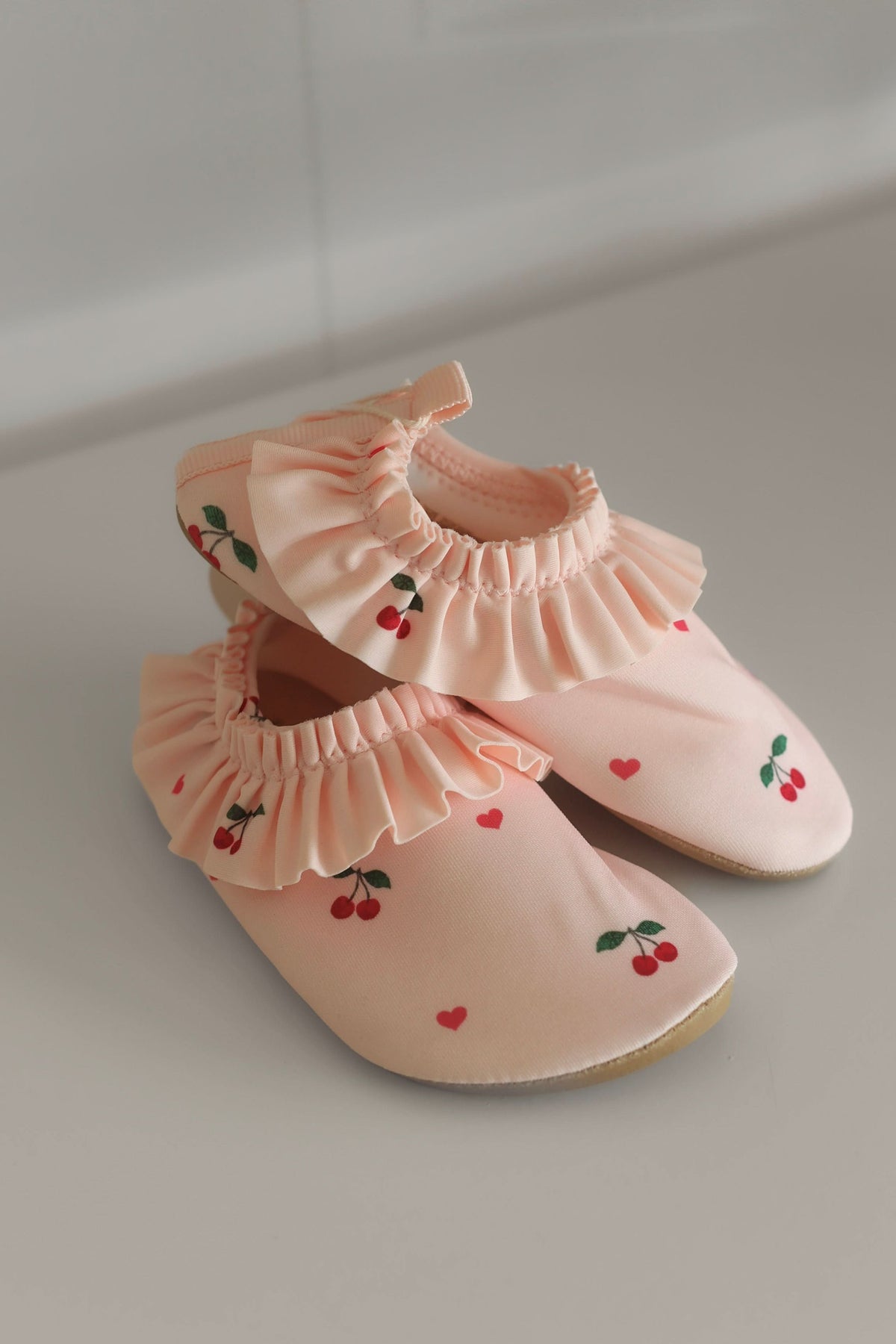 Merle Frill Swim Shoes - Cherry Coeur Rose