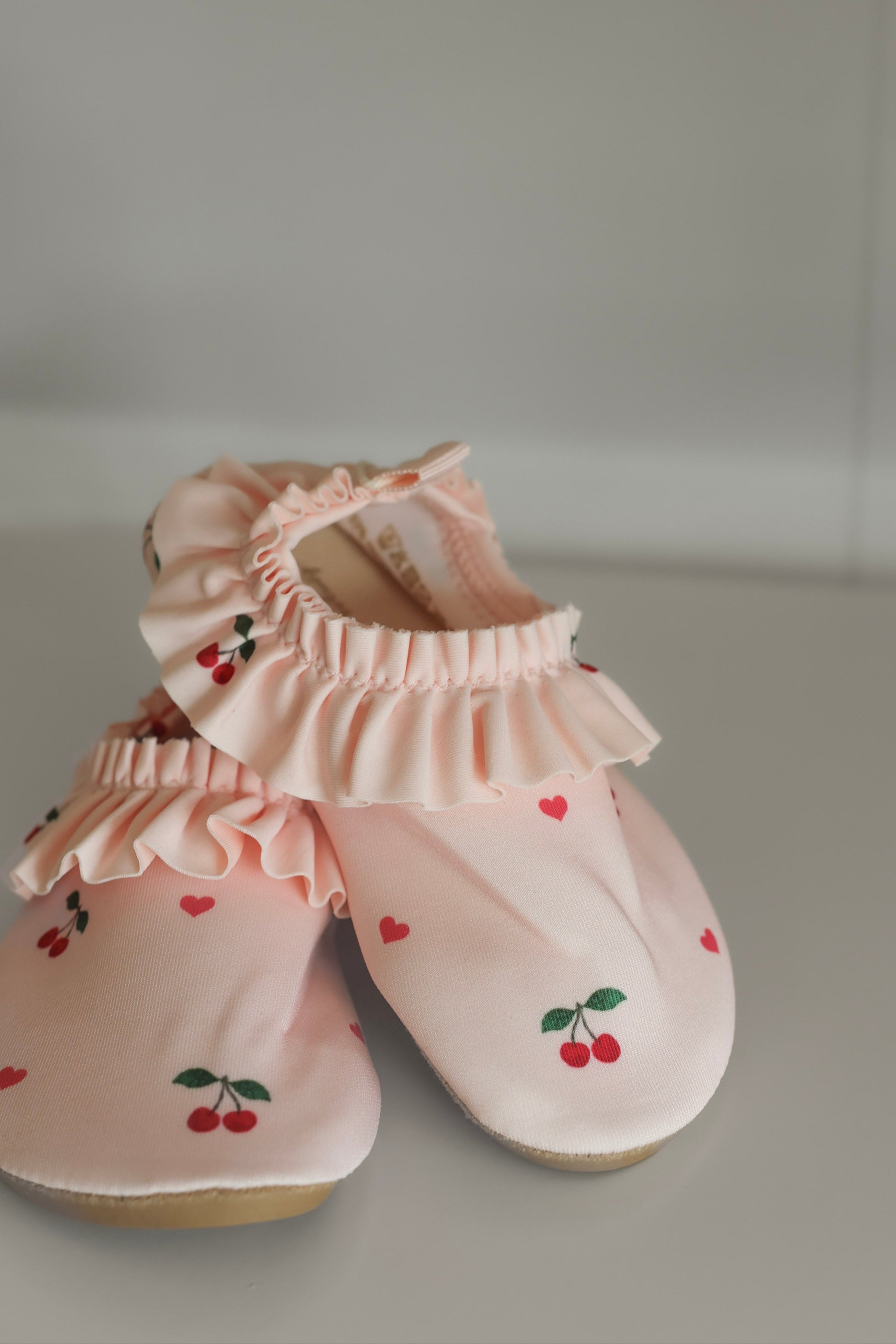 Merle Frill Swim Shoes - Cherry Coeur Rose