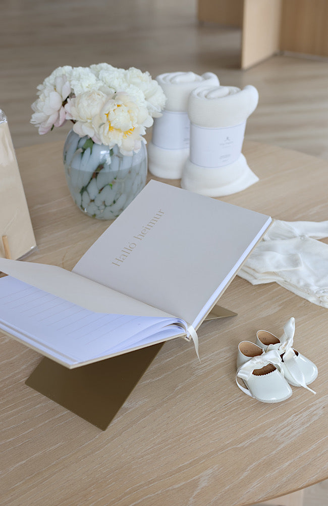 Fyrsta árið - Minningabók - Natural