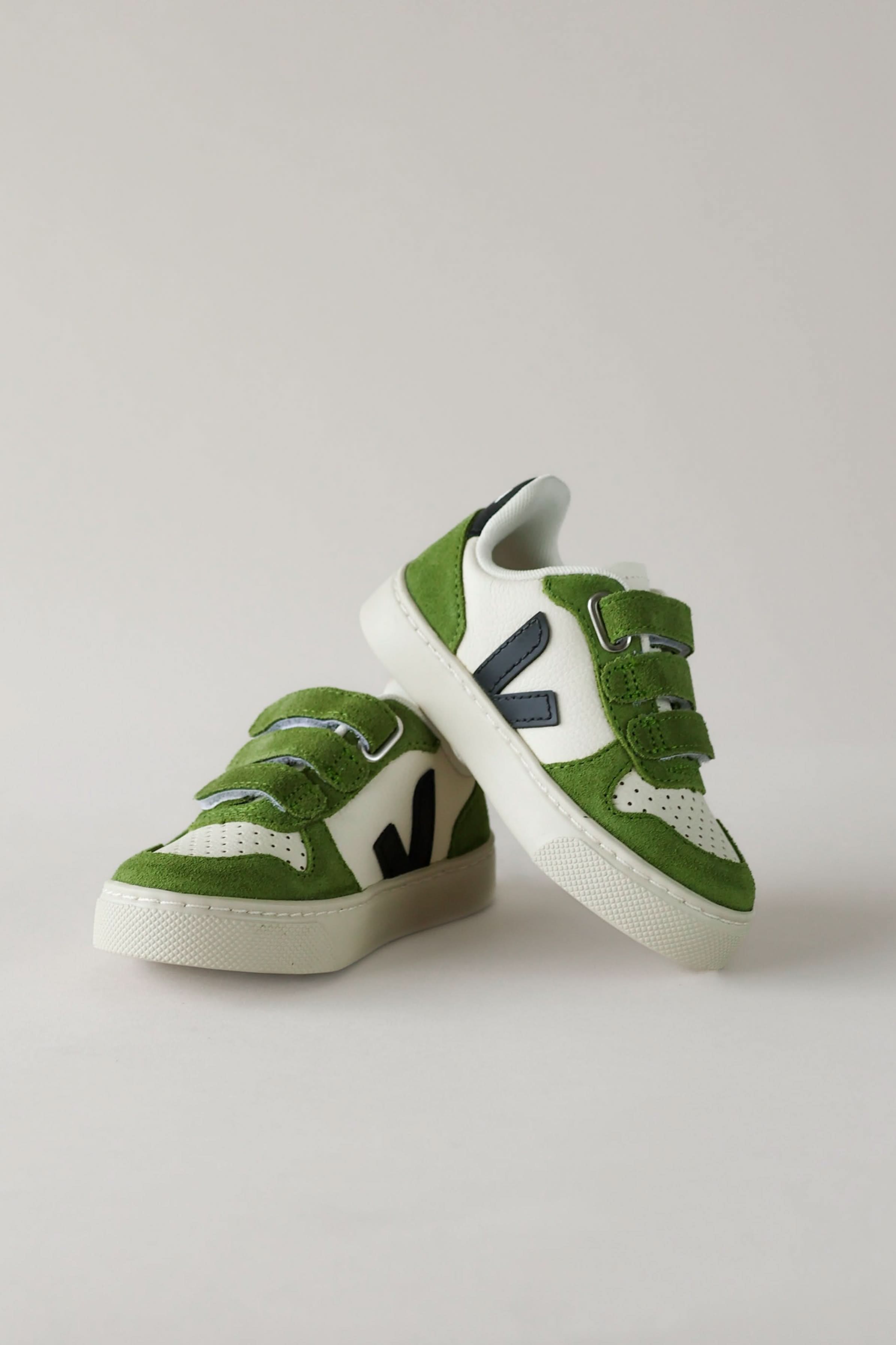 V90 Leather Sneakers - Pure / Black / Kiwi