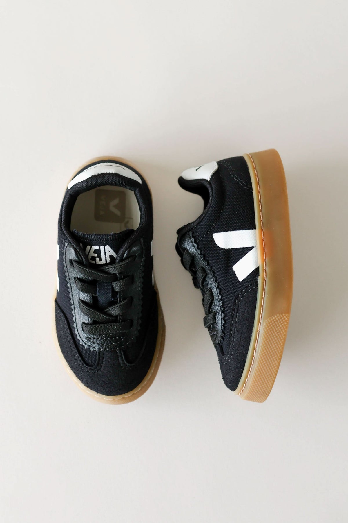 Volley Canvas - Black/White