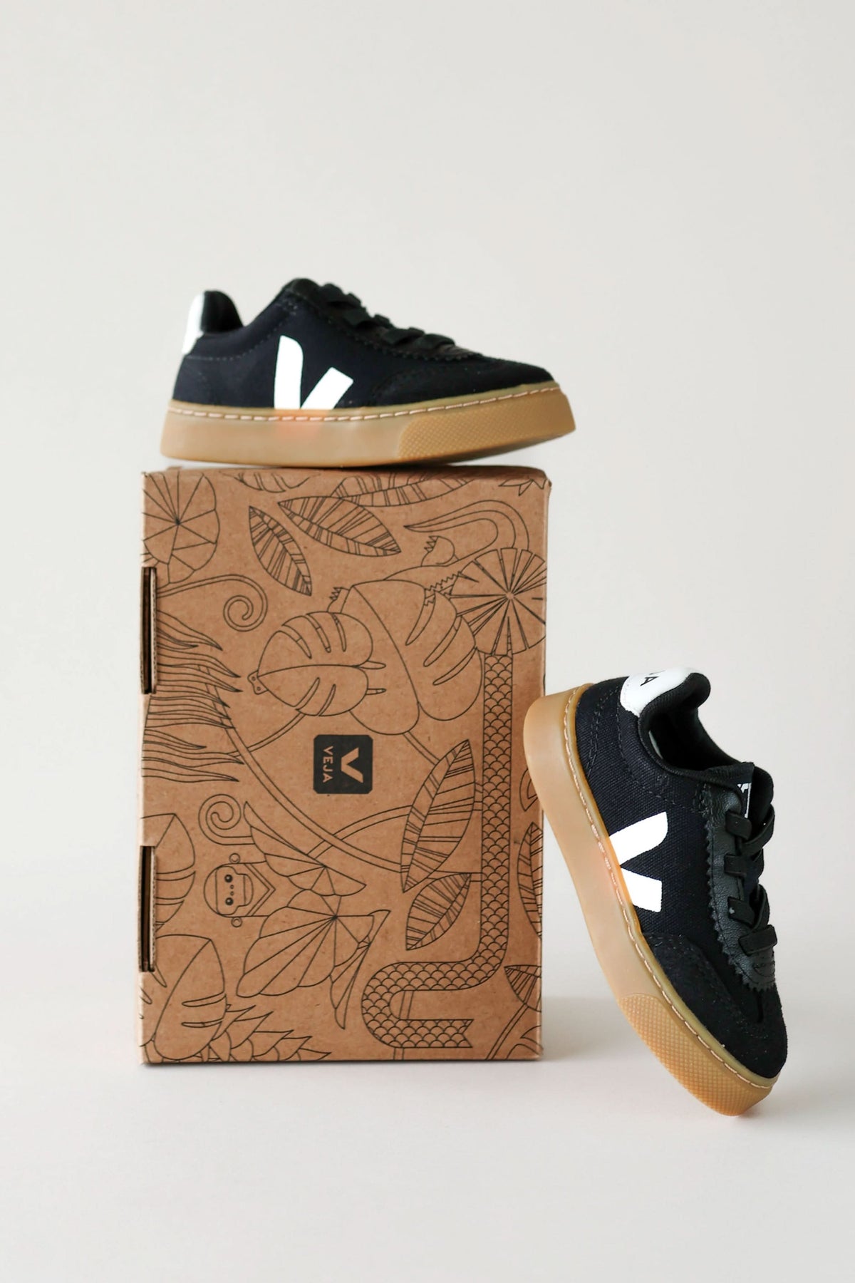 Volley Canvas - Black/White