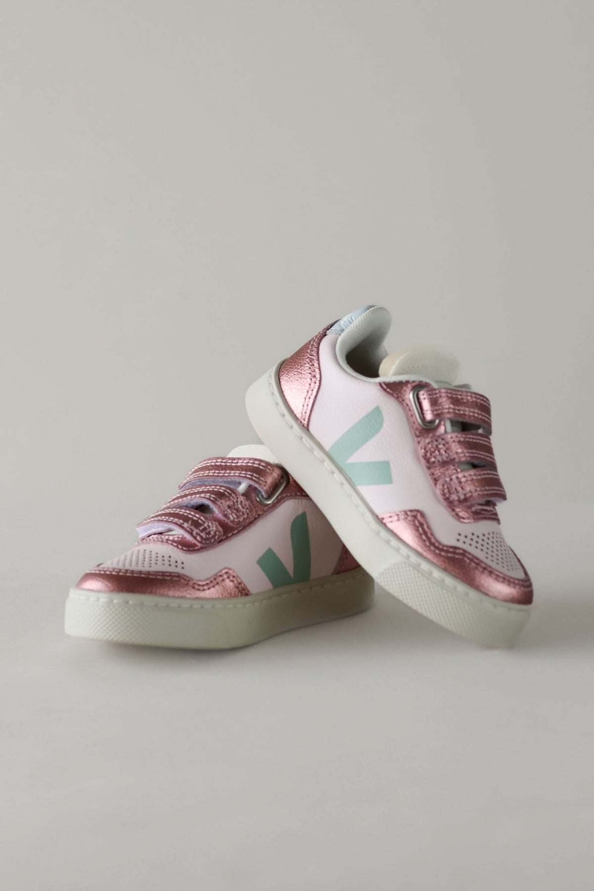 Bonpoint x Veja V90 Leather Sneakers - Lassi Sun Nacre