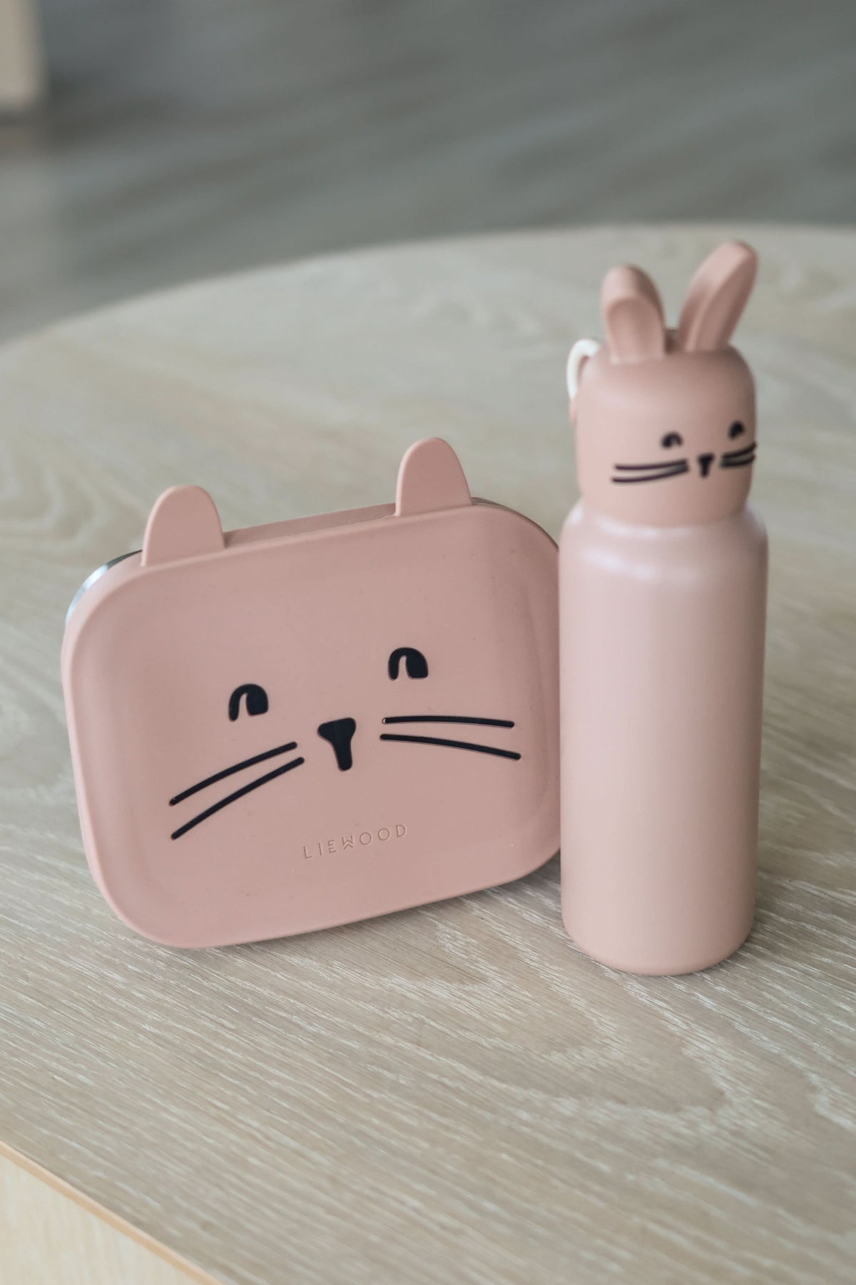 Arthur Rabbit Lunchbox - Pale Tuscany
