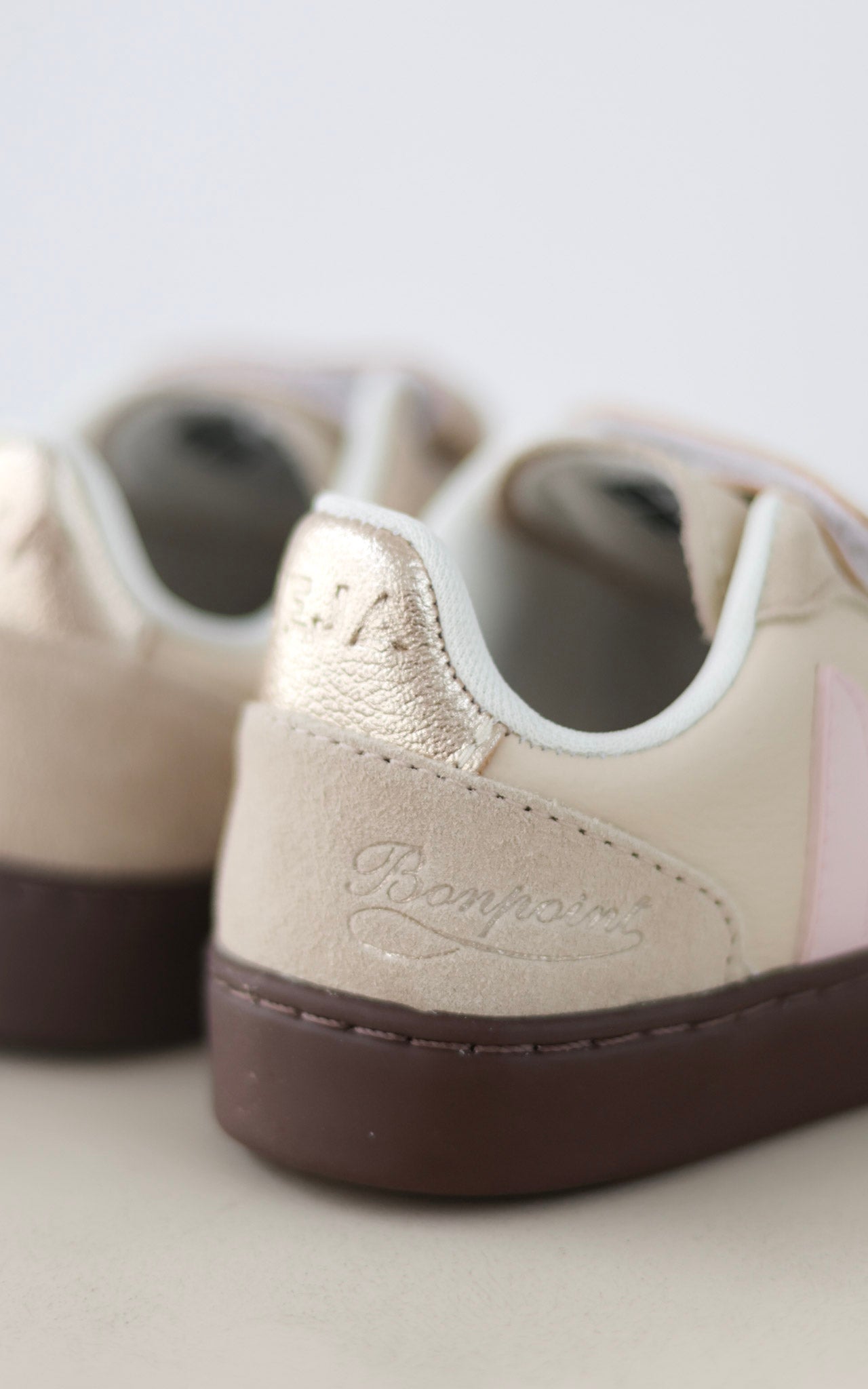 Bonpoint x Veja V10 Leather Sneakers - Areia Petale