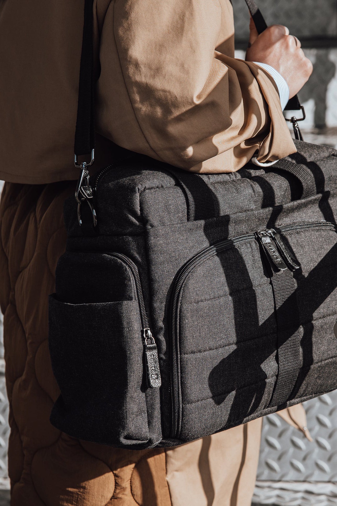 On-the-go Nursing Bag - Dark Grey Melange