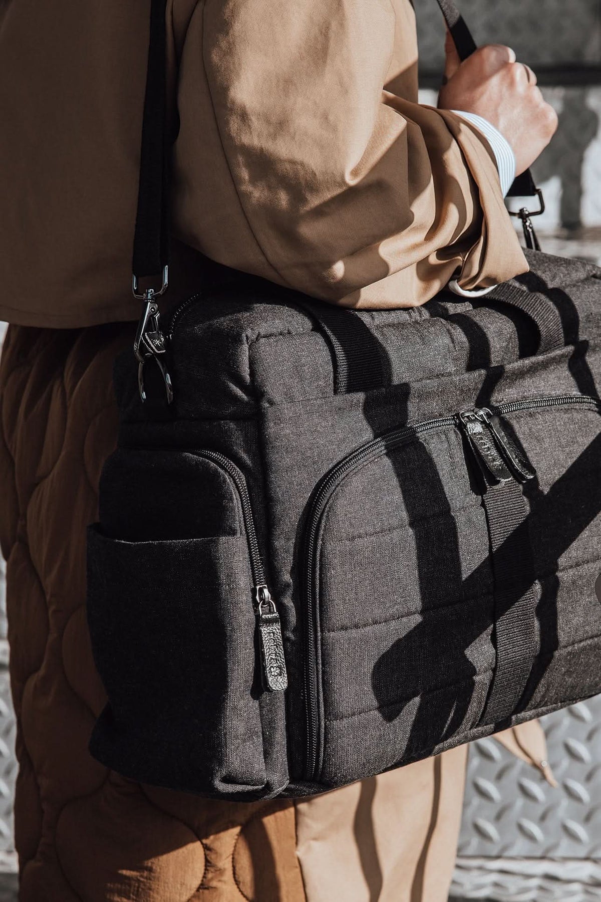 On-the-go Nursing Bag - Dark Grey Melange