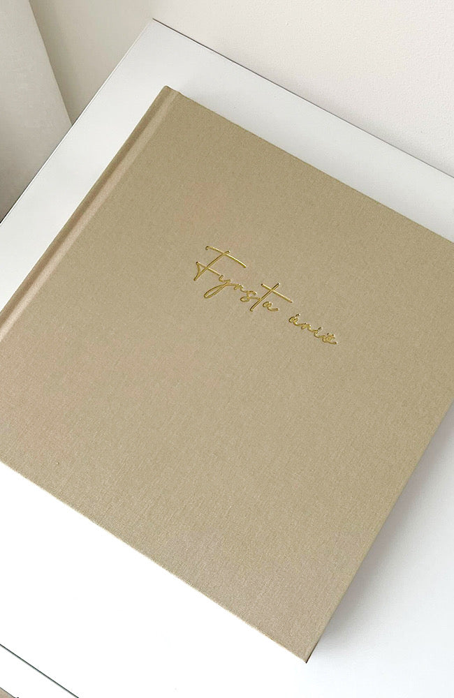 Fyrsta árið - Minningabók - Natural