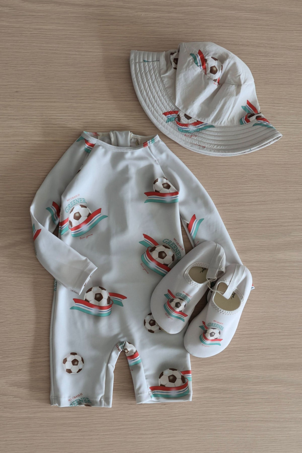 Pomio Bucket Hat - Kick It