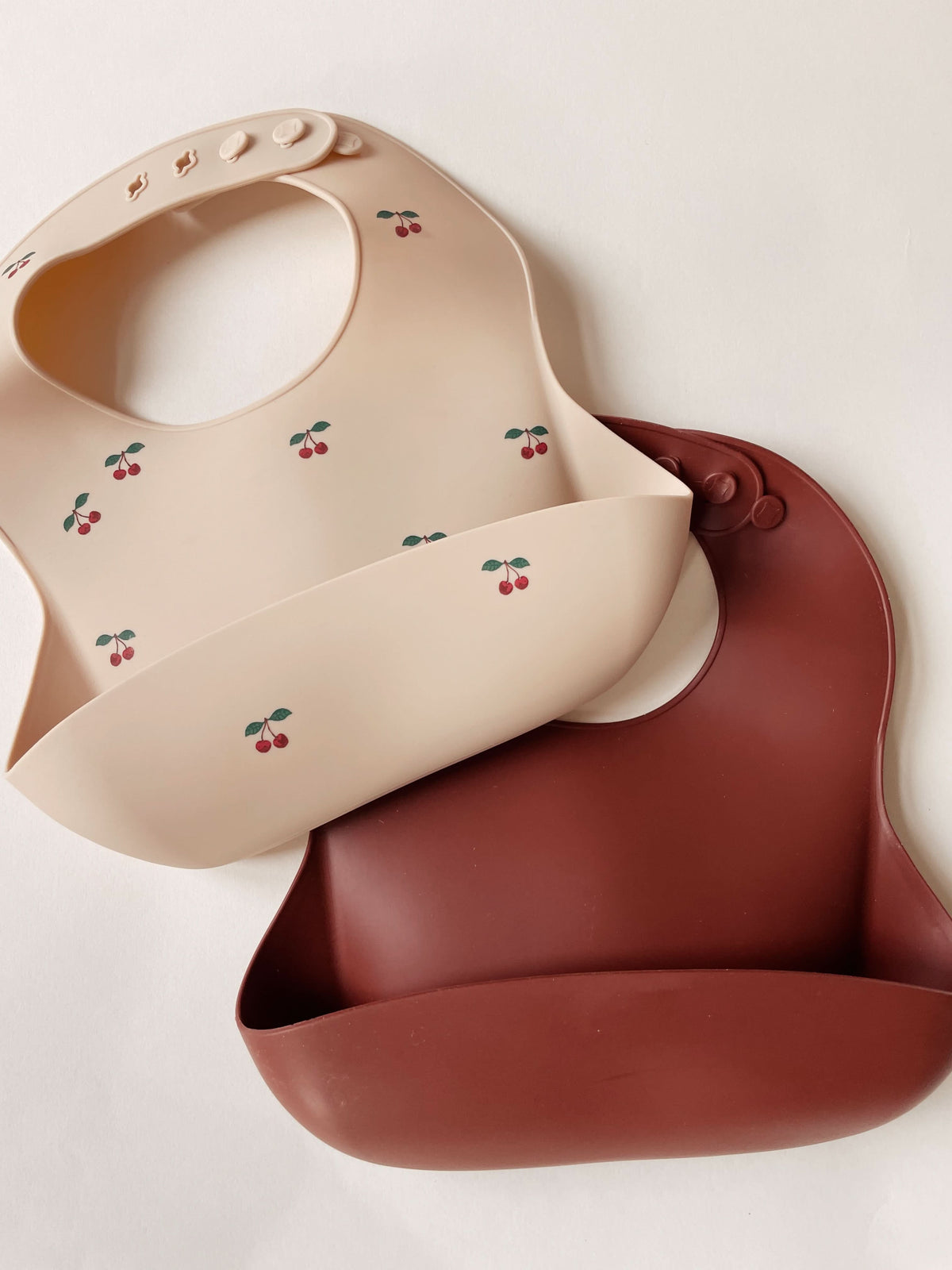 2 Pack Silicone Bib - Cherry/Mocca