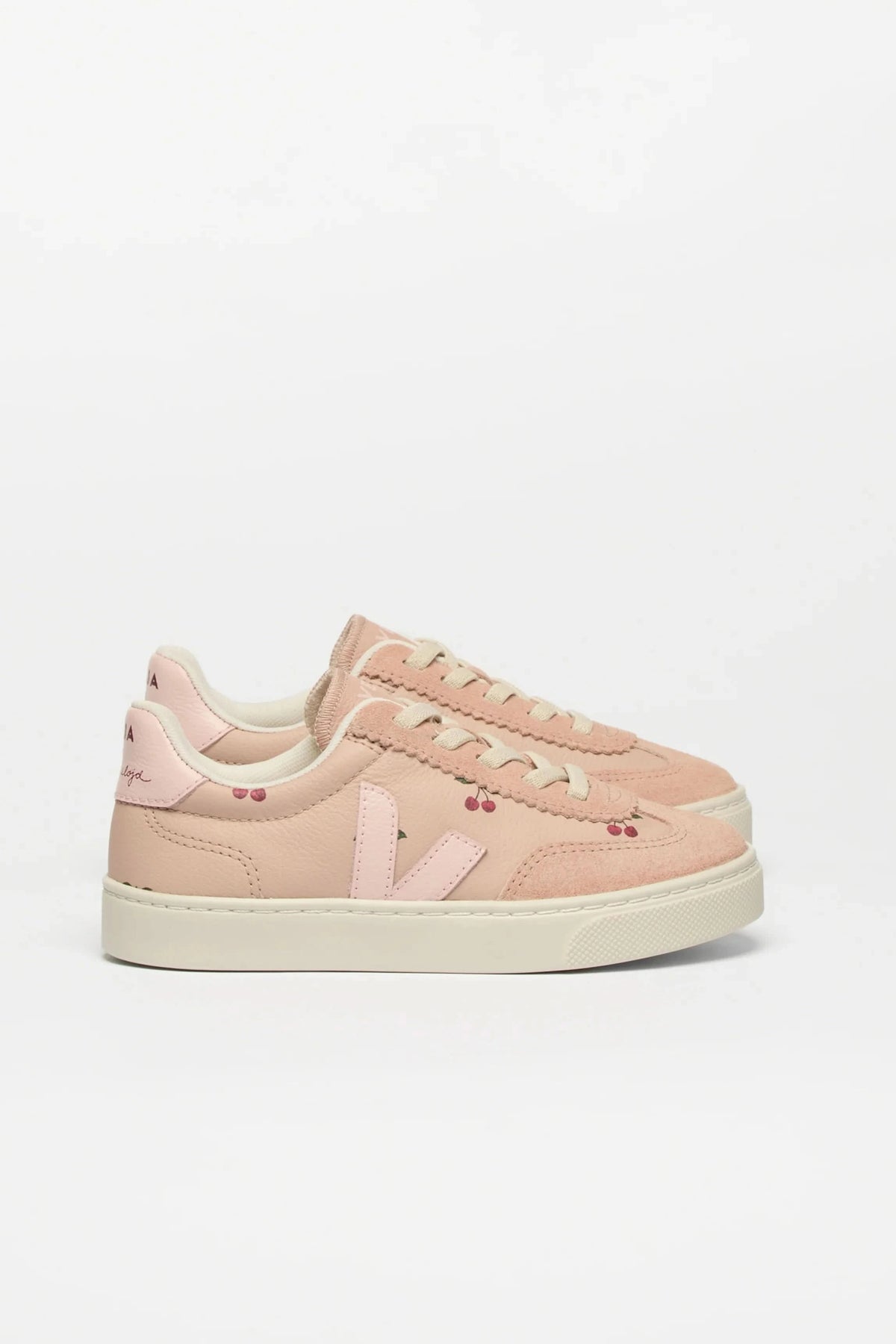 VEJA x Konges Sløjd Volley - Cherry Petale
