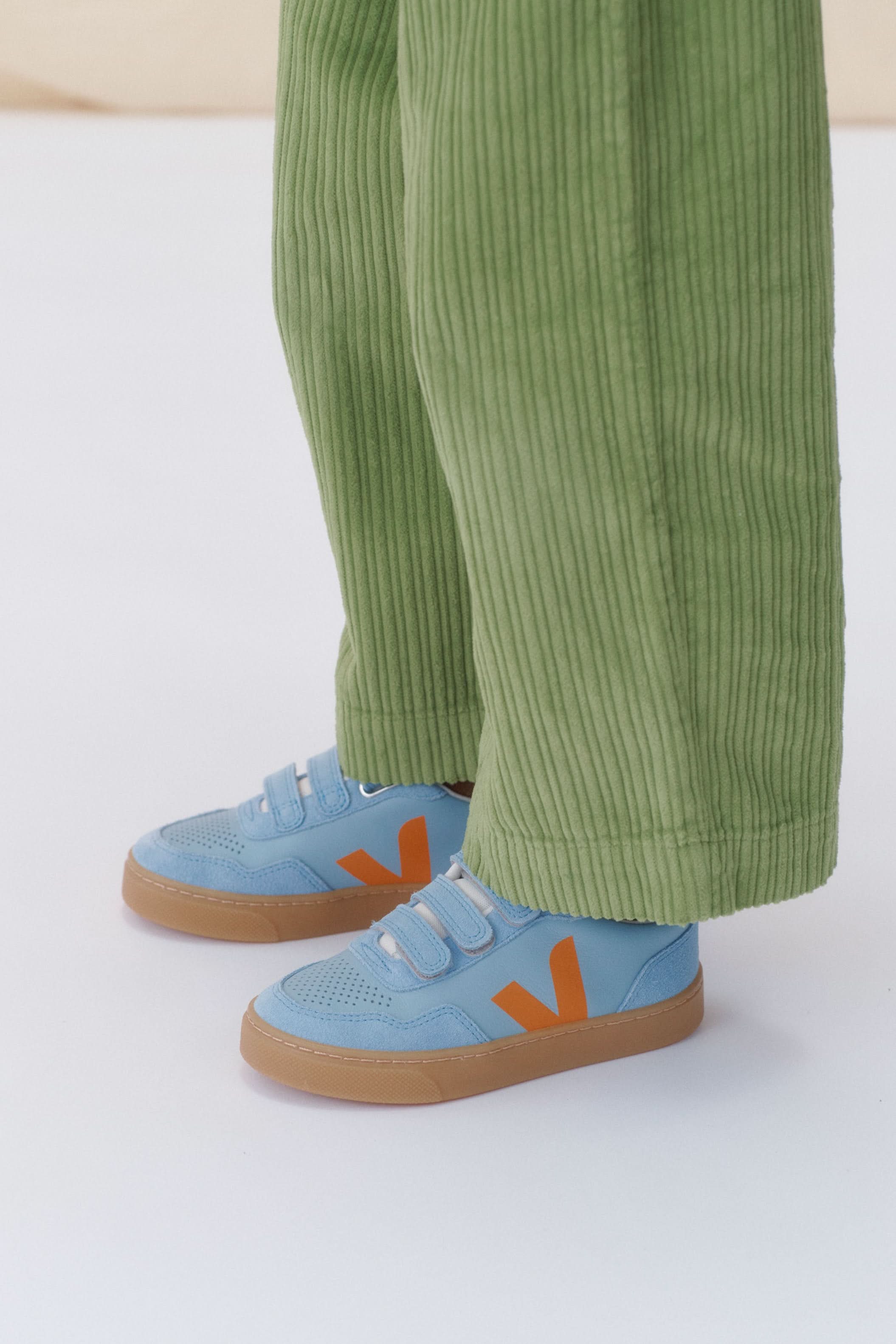 V90 Leather Sneakers - Steel / Fury / Natural