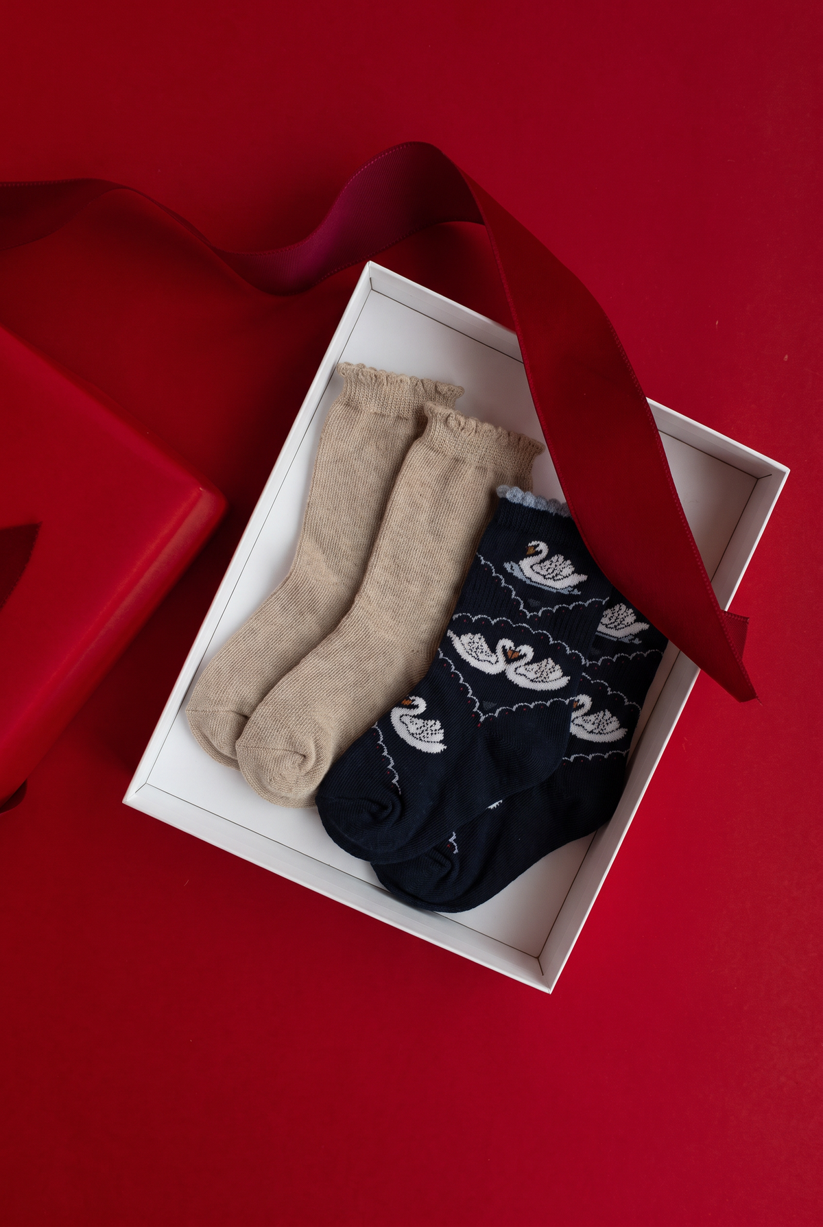 2 Pack Swan Jacquard Socks - Navy / Off White