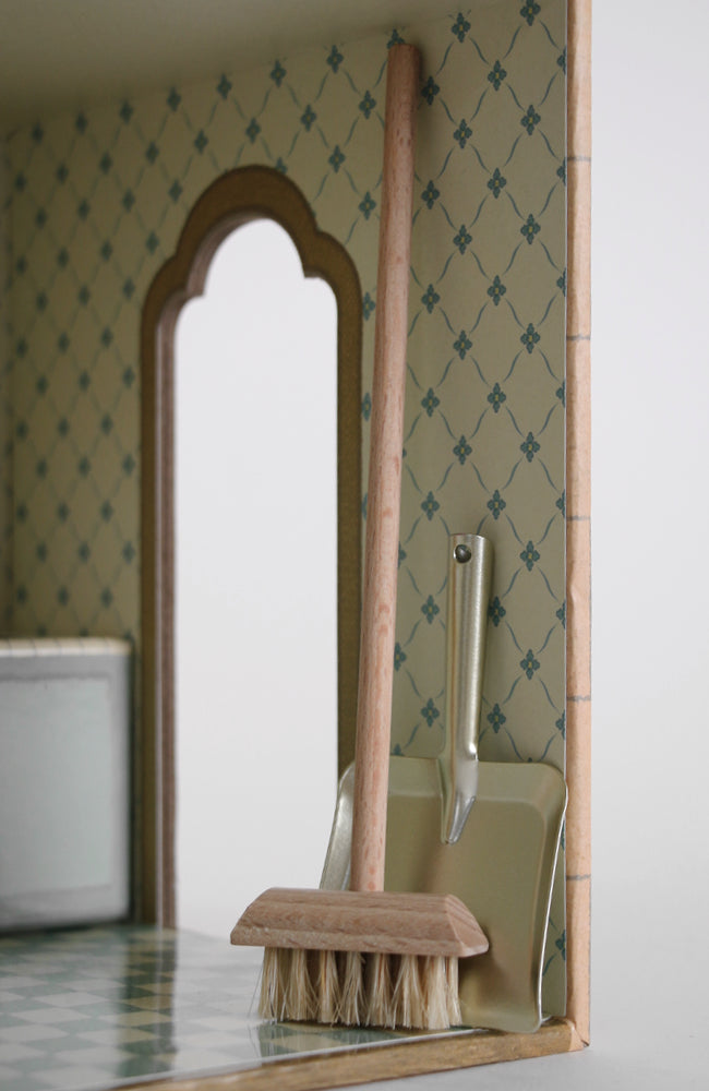 Broom Set, Miniature