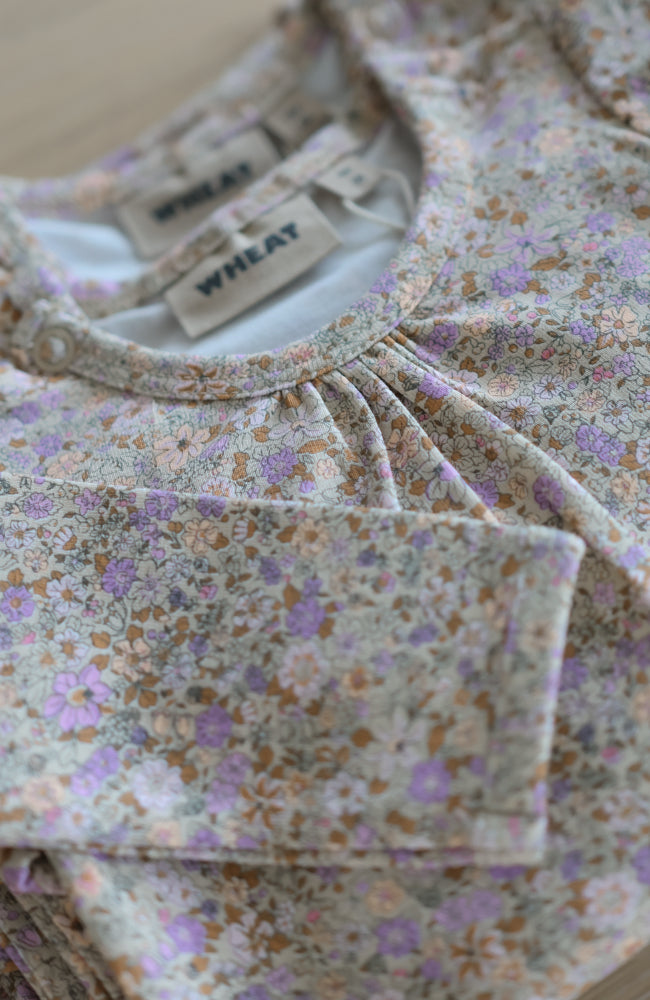 Body L/S Liv - Lilac Flower Meadow