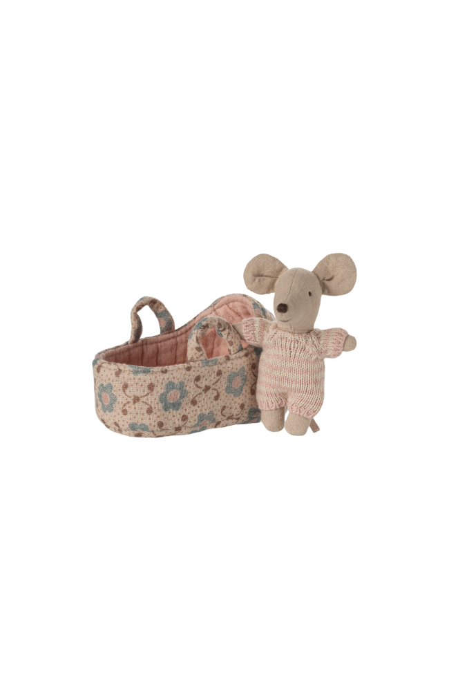 Baby Mouse In Carry Cot - Rose