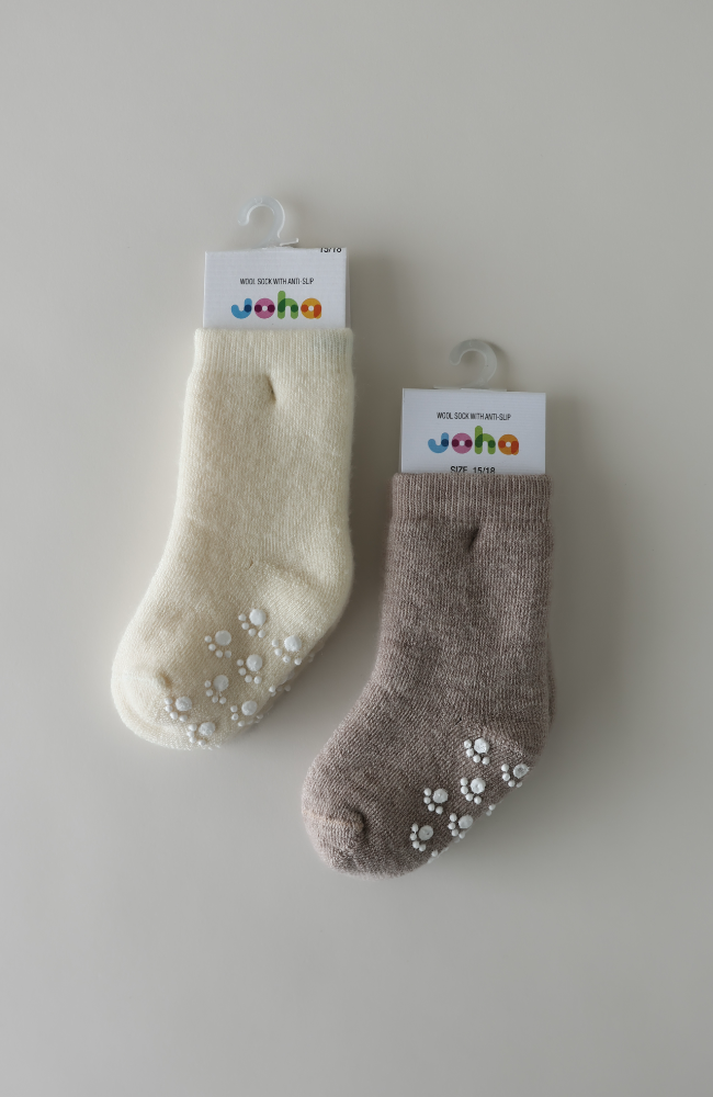 Wool Socks w/ Stopper - White