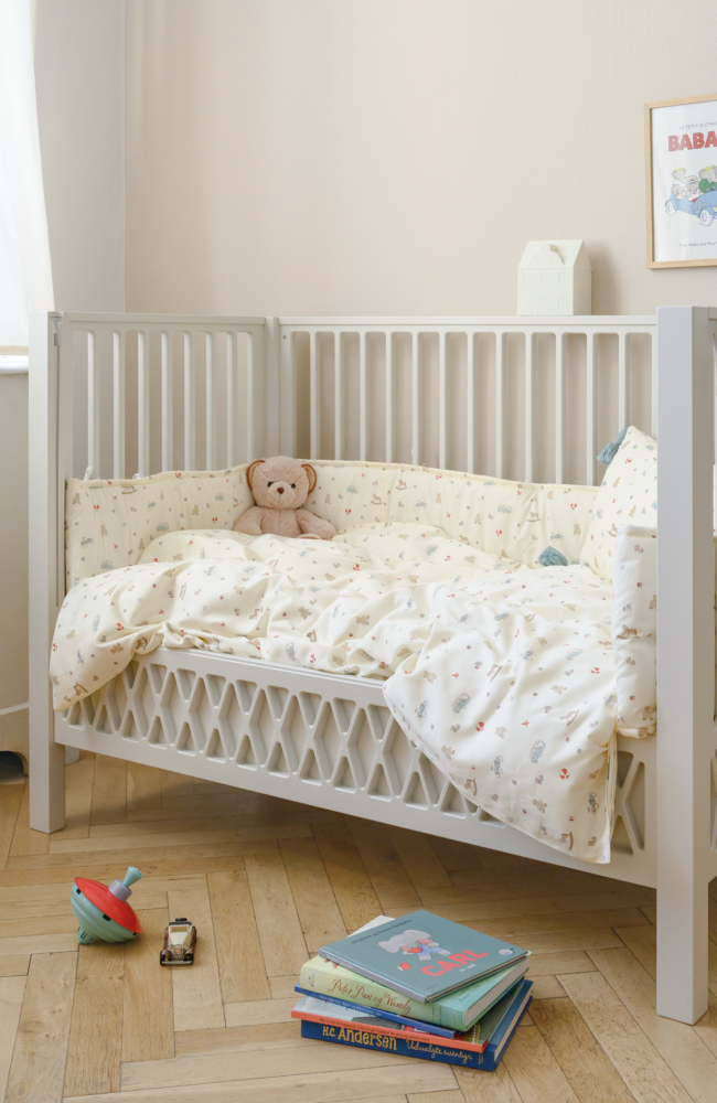 Cot Bumper - Vintage Toys