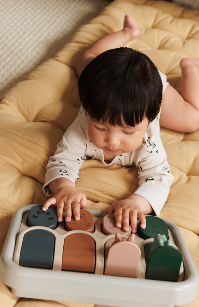 Aviva Pop-up Toy - Sandy multi mix