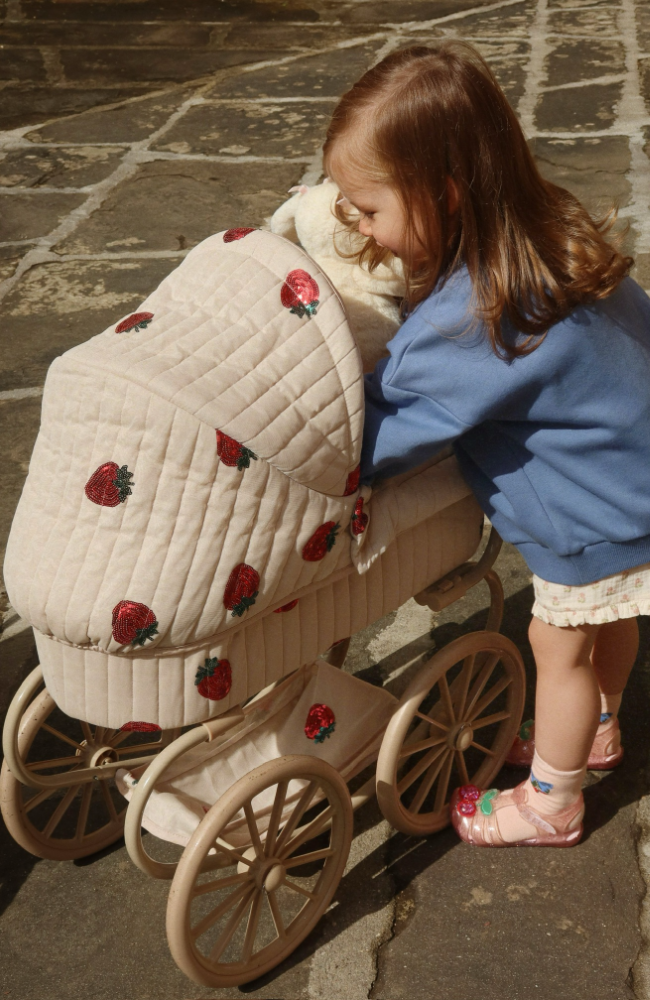 Minnie Tulle Doll Pram - Strawberry