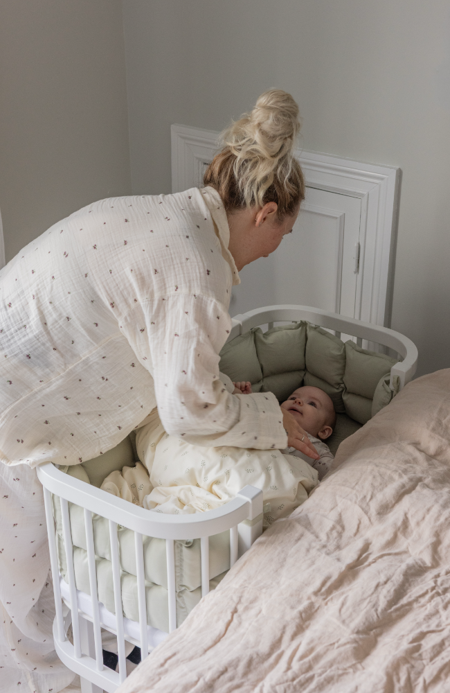 Sebra Bedside Crib - Classic White
