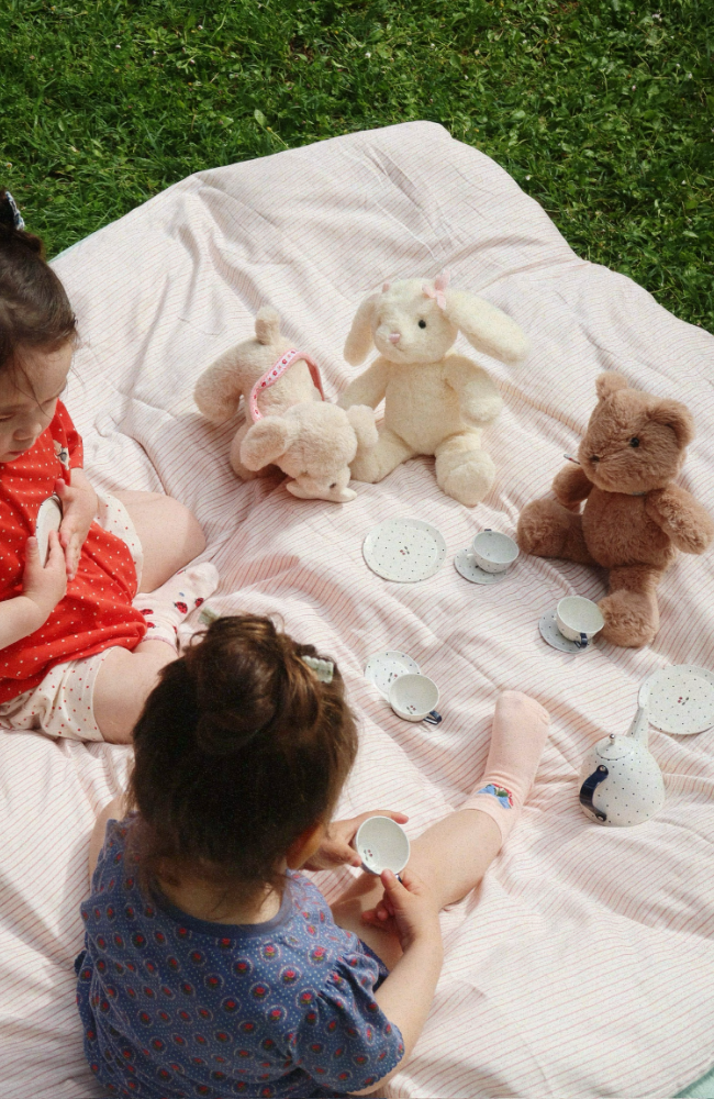 Tea Party - Blue Dot