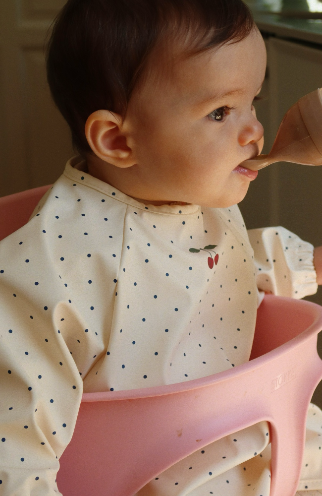 2 Pack Dinner Bib w/ Sleeves - Navy Dot / Rain Washed