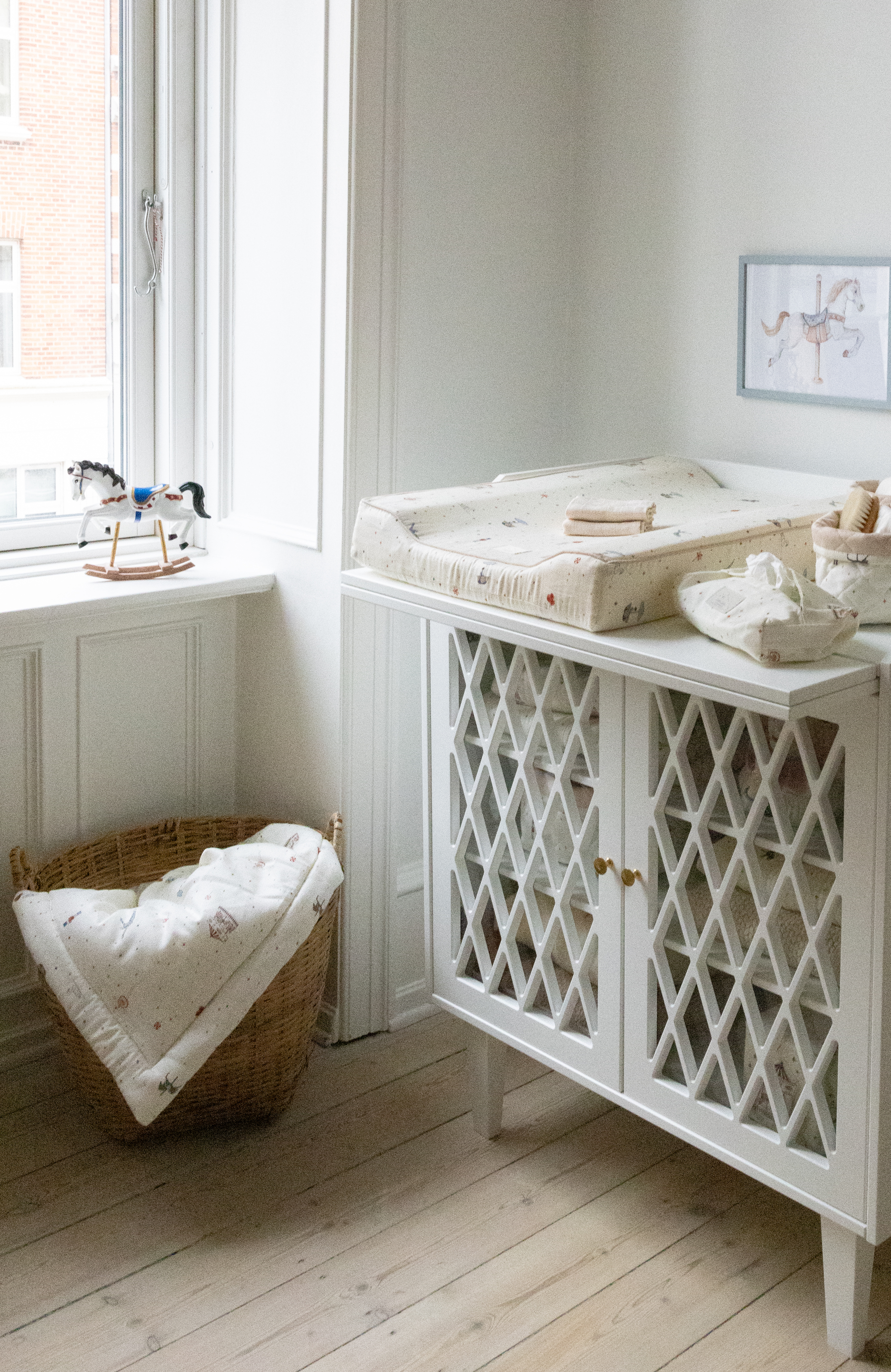 Changing Cushion - Carousel