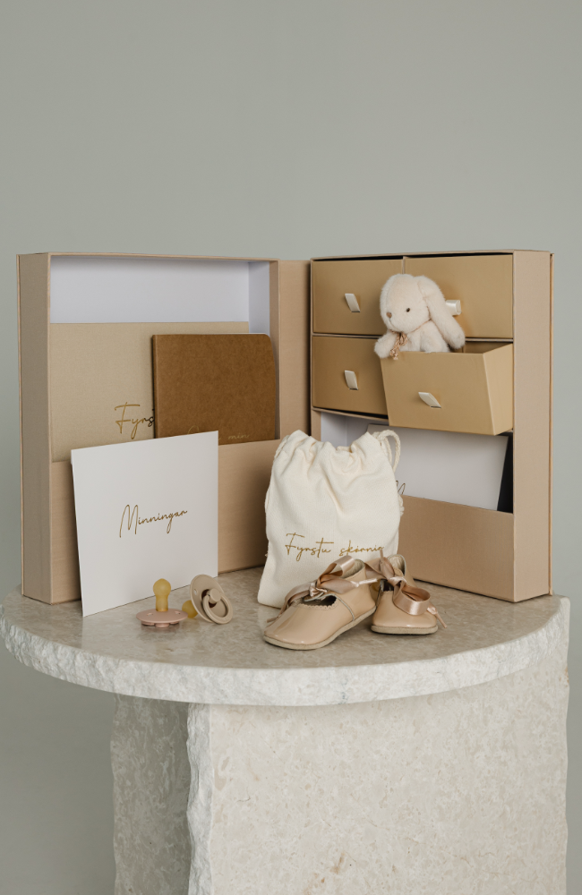 Fyrstu Árin - Minningarbox