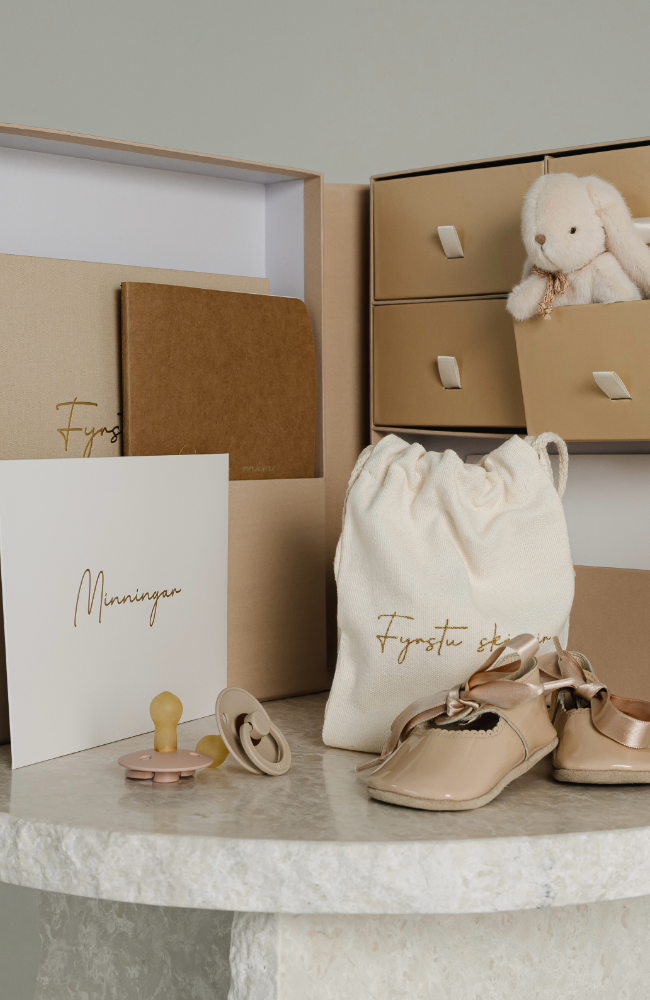 Fyrstu Árin - Minningarbox