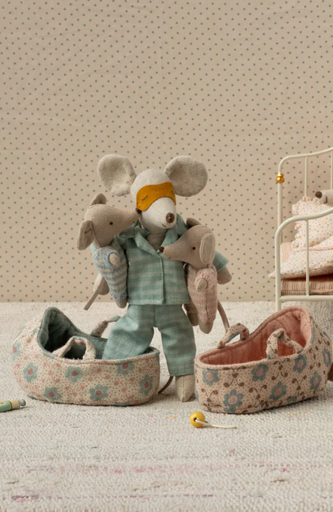 Baby Mouse In Carry Cot - Blue