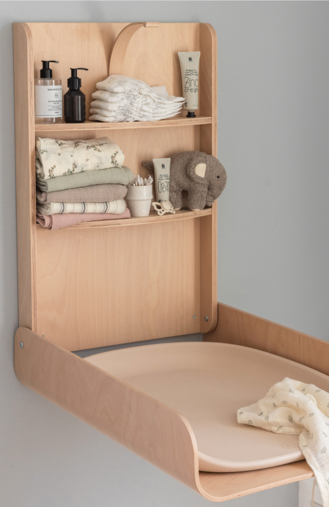 Skiptiborð Veggfest / Wall Changing Table - Wood