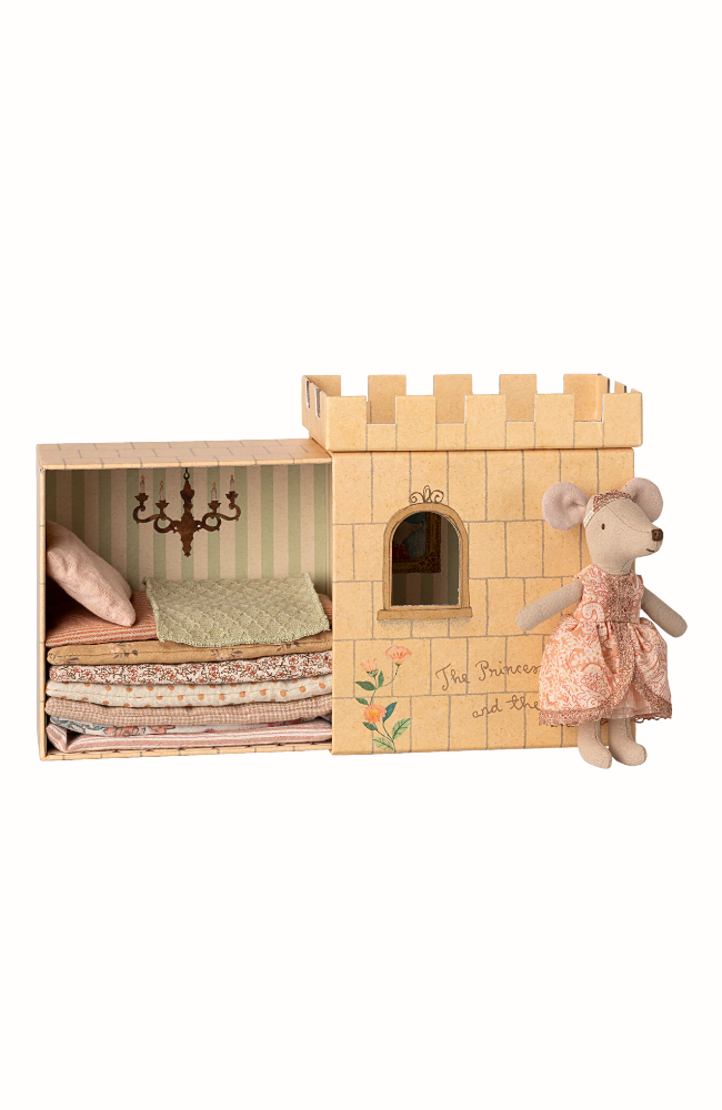 Princess and the pea, Big sister mouse