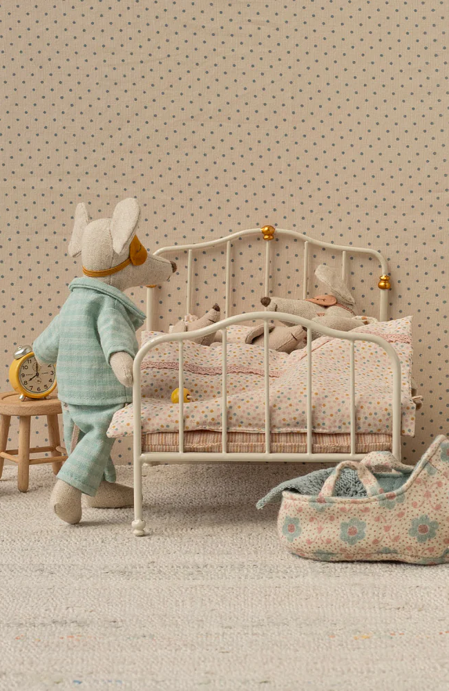 Vintage Bed, Mouse - Off White