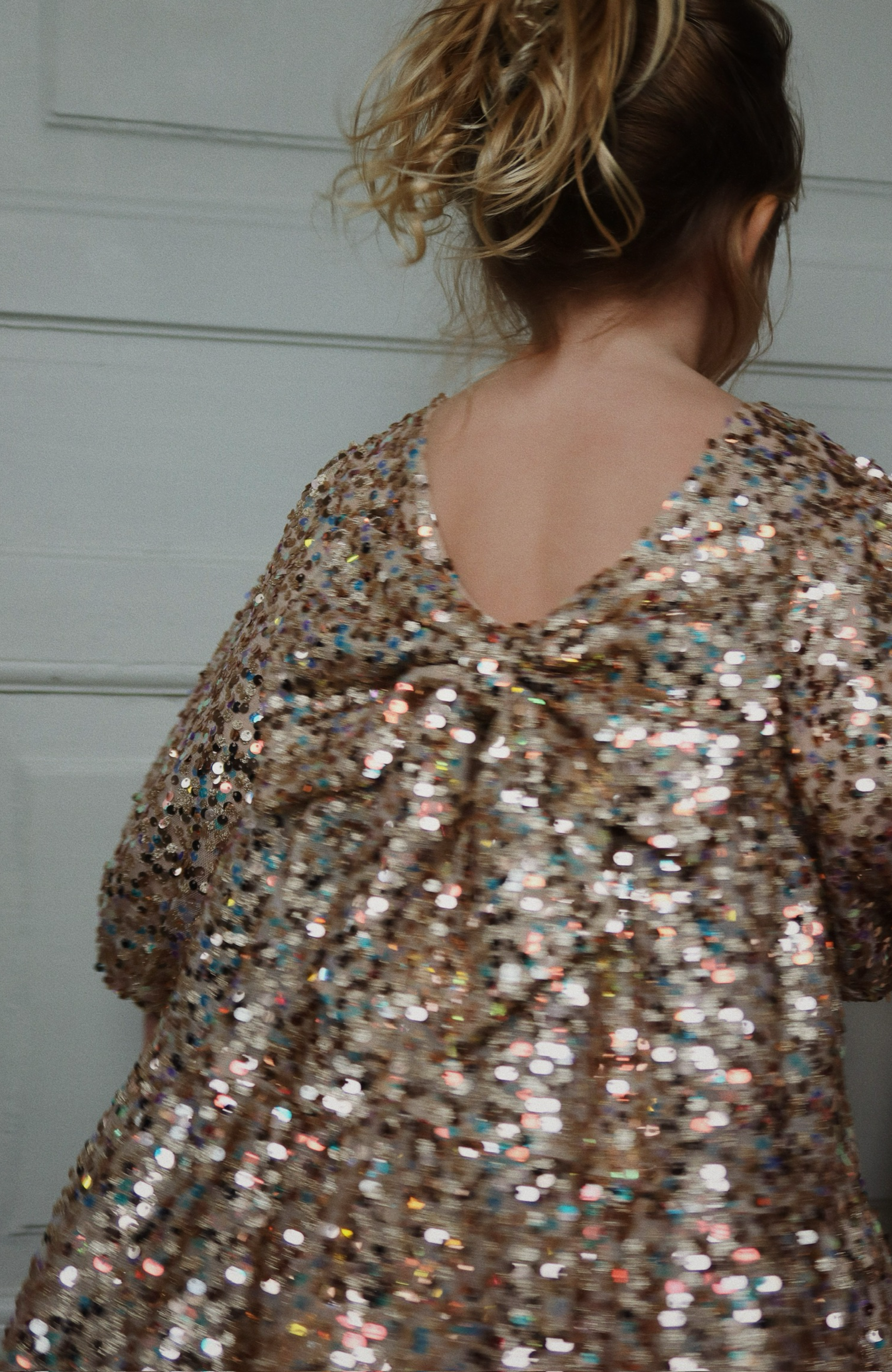 Lila Sequins Bow Dress - Gold Glitter
