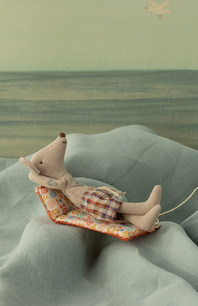 Beach Mouse With Air Mattress Dad - Flower