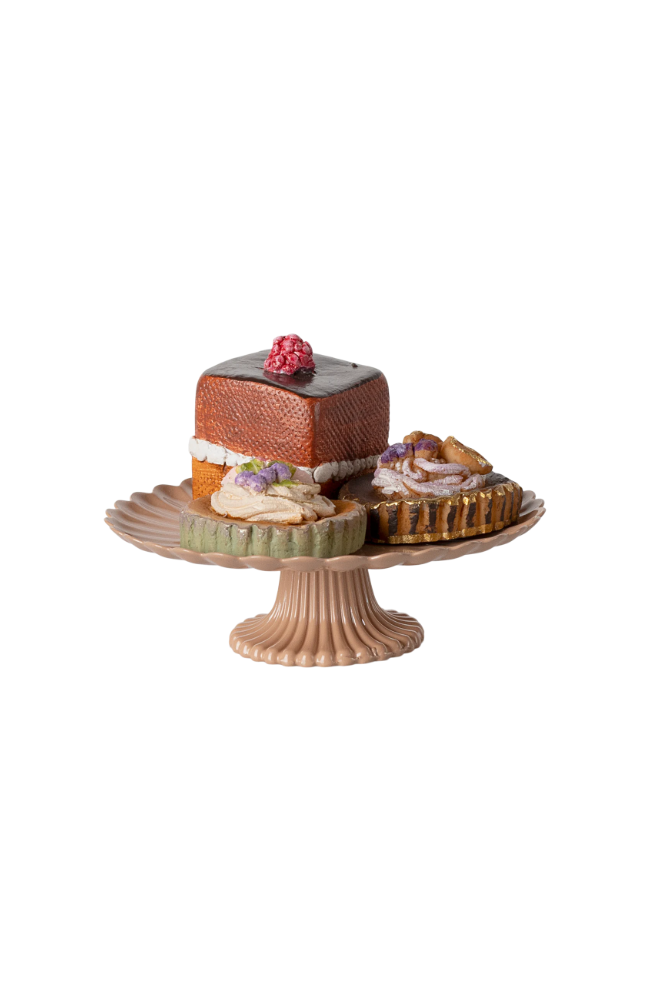 Cakes and cakestand