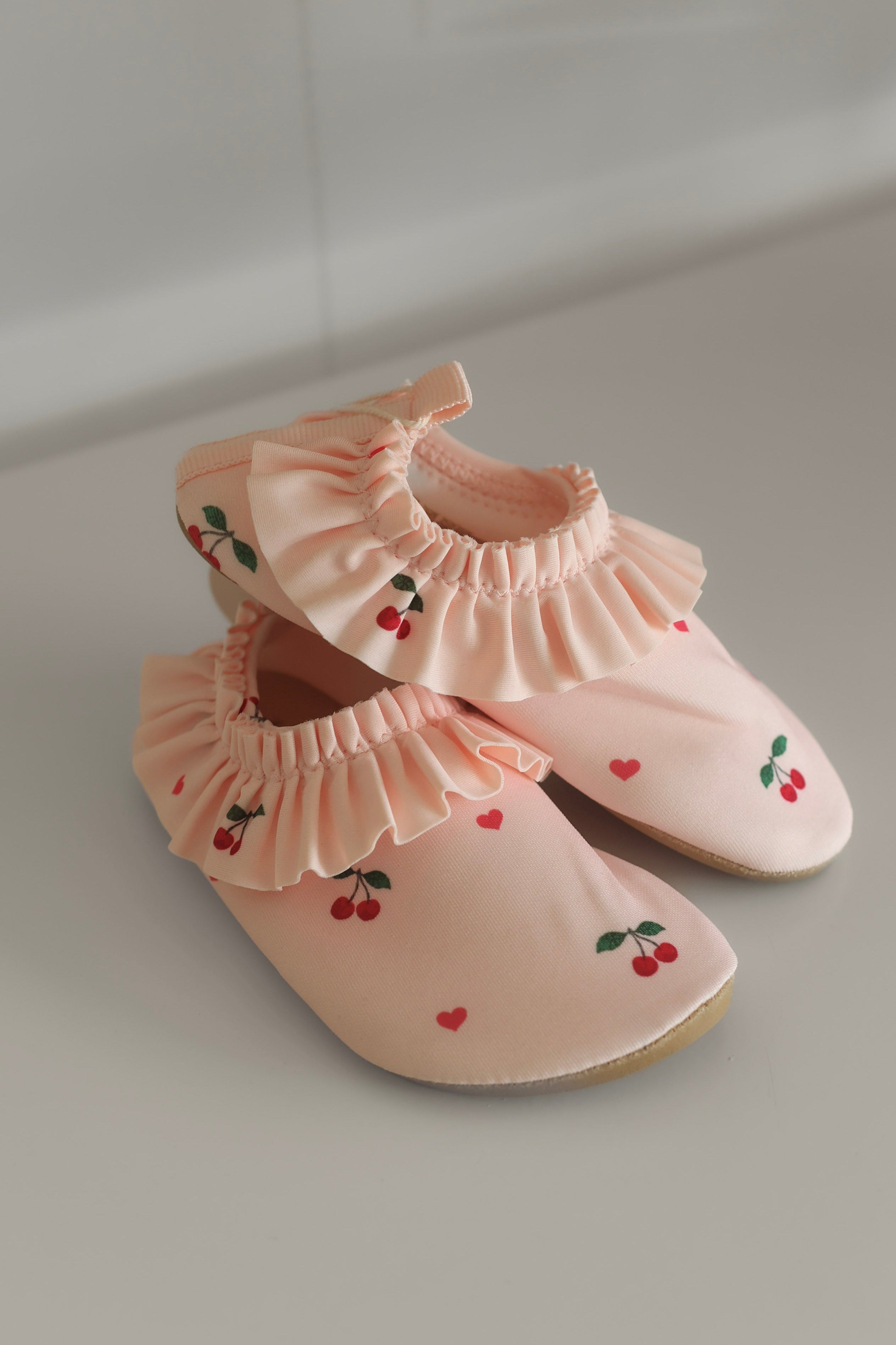Merle Frill Swim Shoes - Cherry Coeur Rose