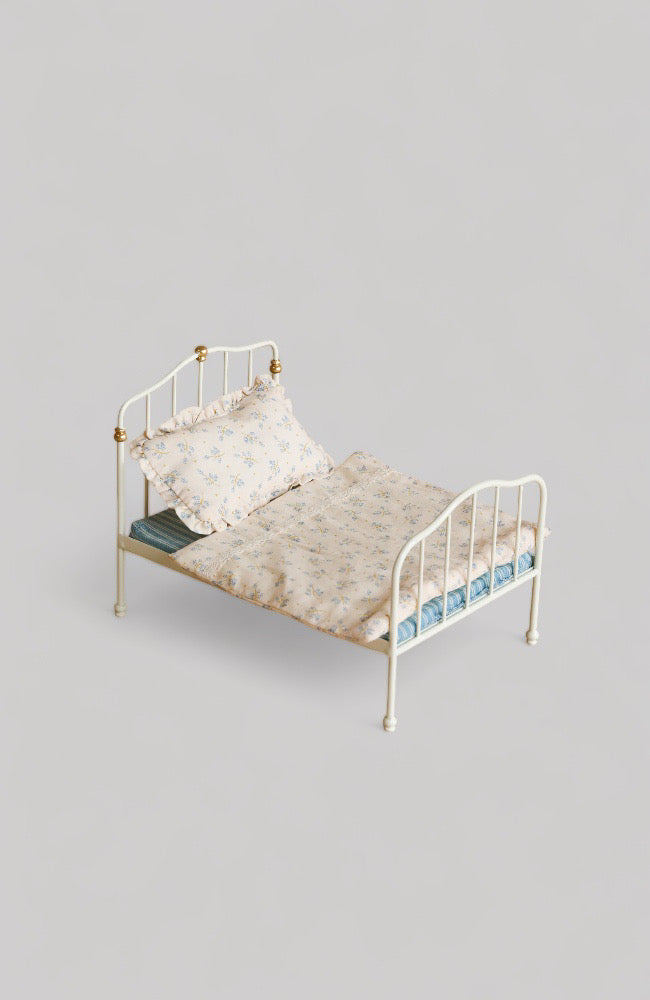 Bed, Mouse Blue - Off White