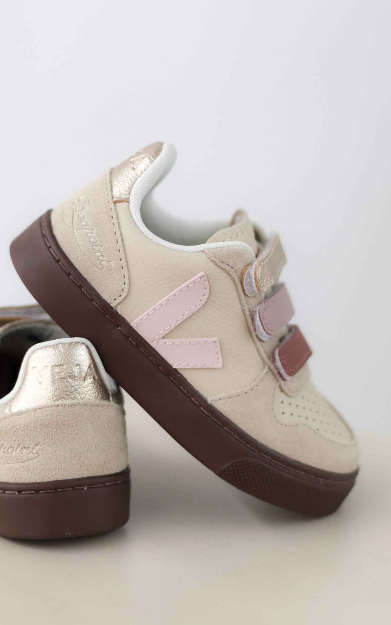 Bonpoint x Veja V10 Leather Sneakers - Areia Petale