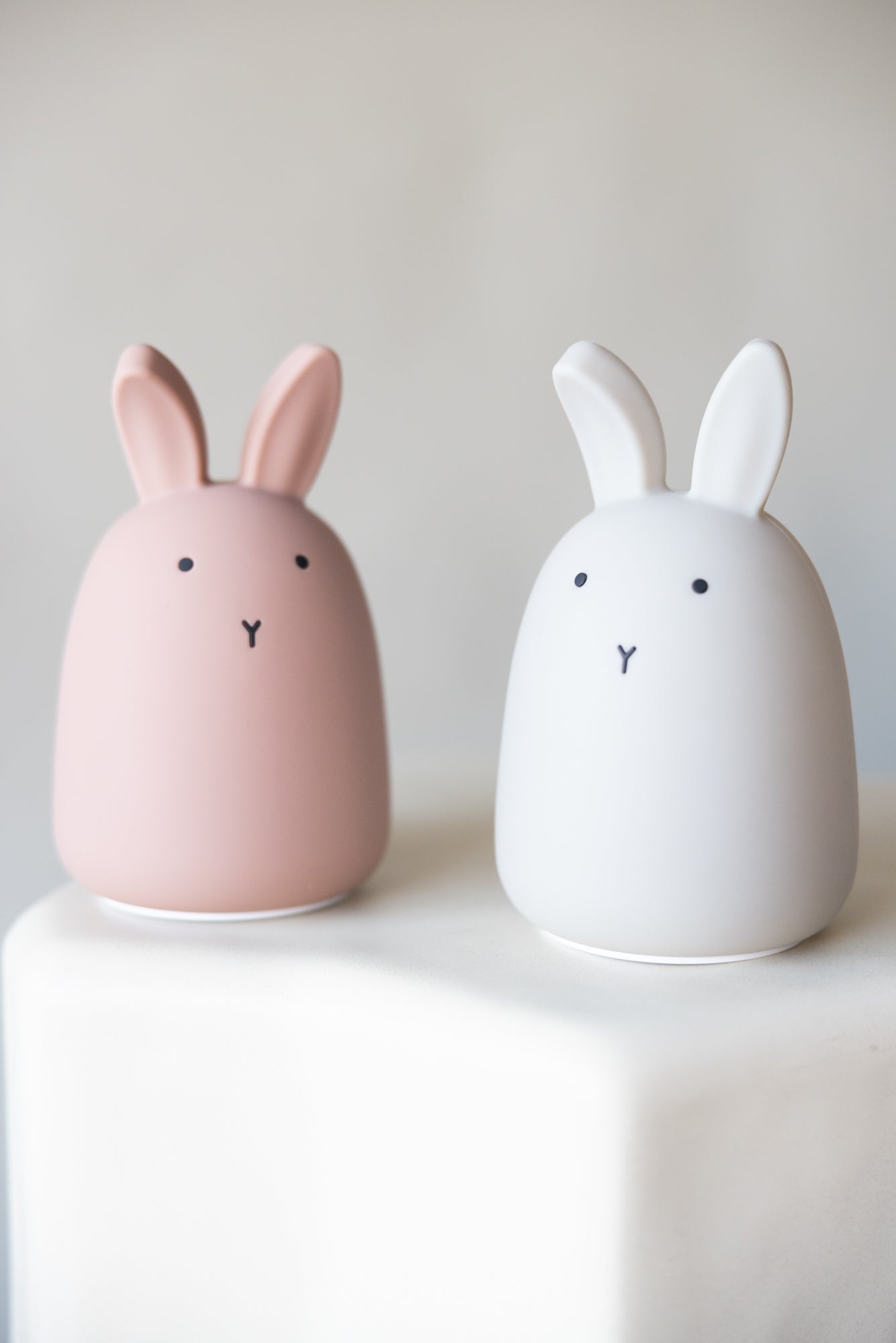 Winston Night Light - Rabbit/Dark Rose