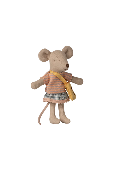 Little sister mouse with bag